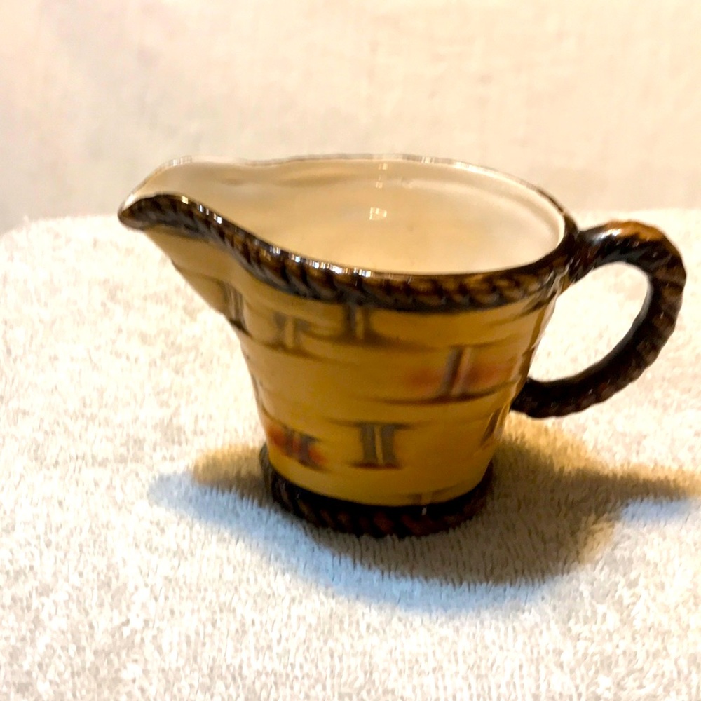 Lefton 1022 Pitcher